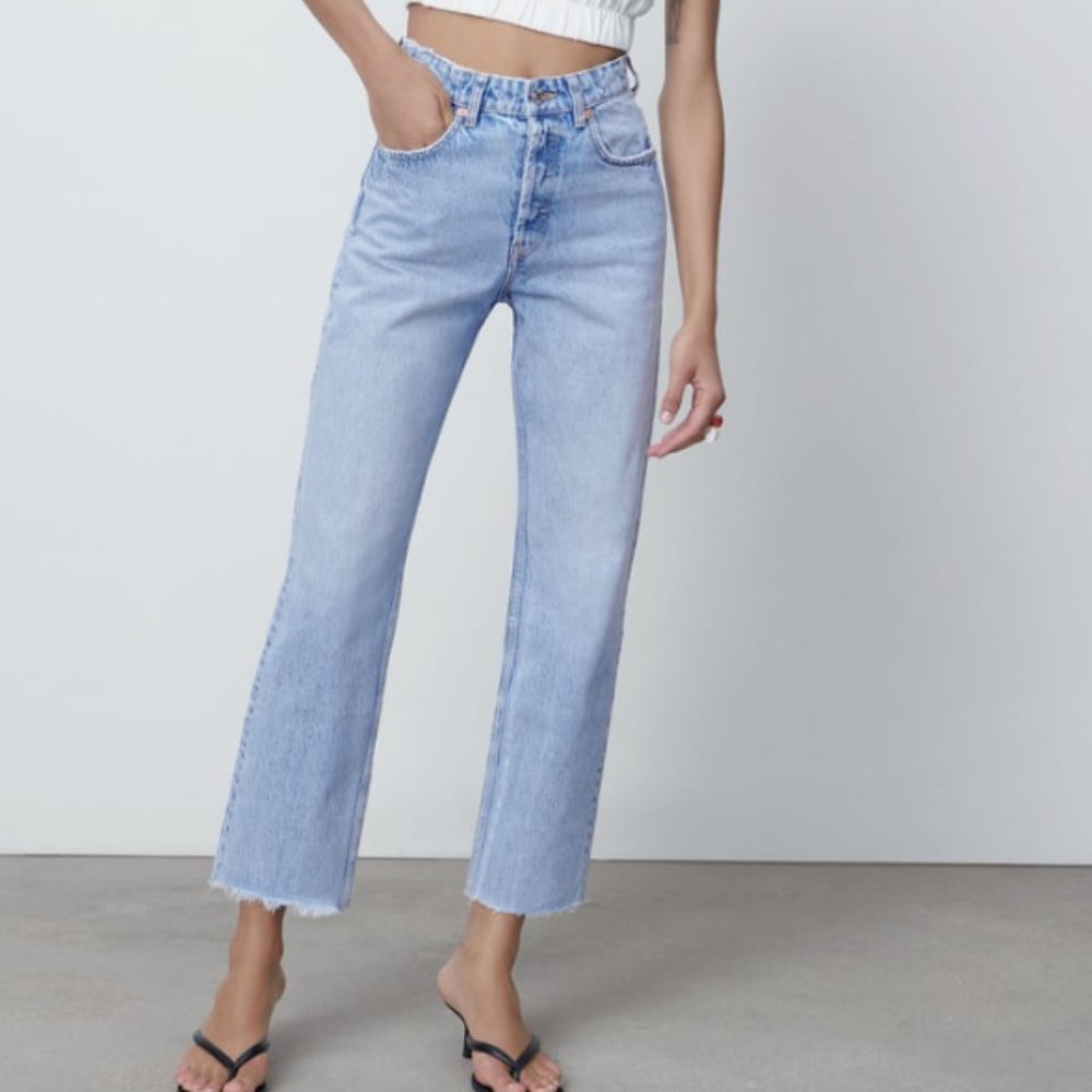 ZARA HI-RISE STRAIGHT LEG JEANS  LIGHT BLUE SZ 4 (27) EUC
